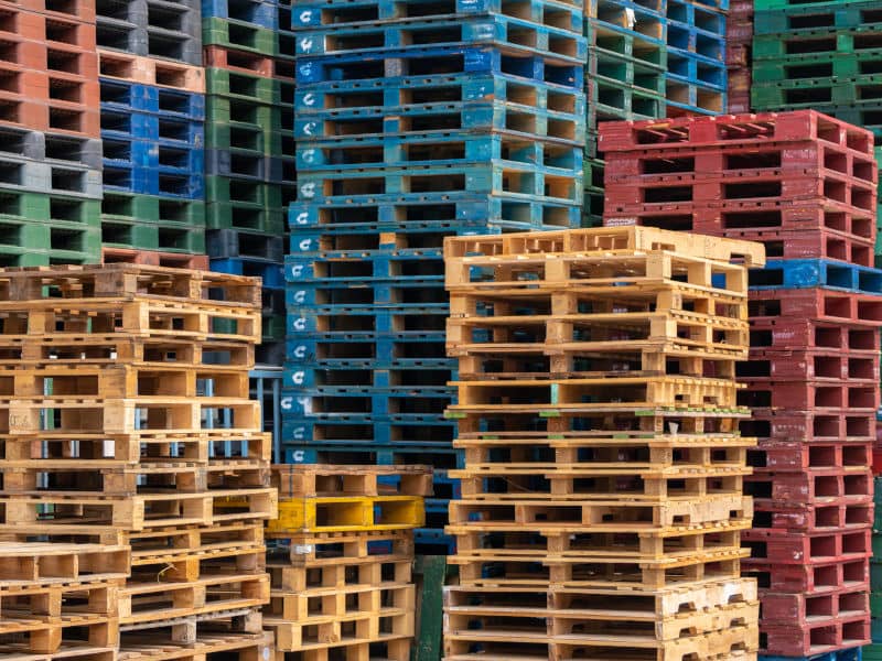 Spedire pallet di legno in Italia e all'estero Spedizione pallet Italia Europa